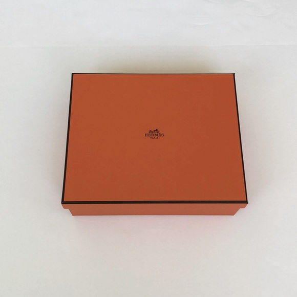 🎉HP🎉NWT Hemes Evelyn 16 Amazon Etoupe x Indigo - Picture 2 of 11